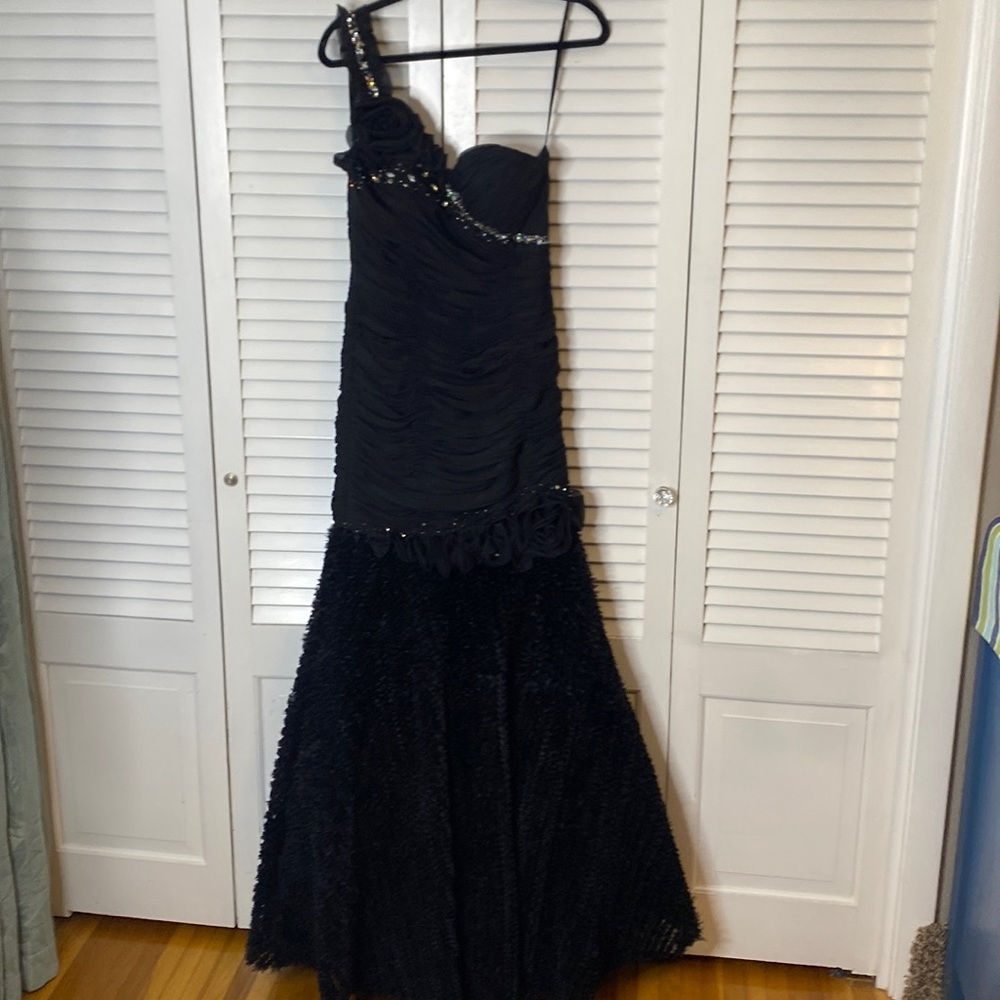Riva Designs | NWT Black Ruffle One-Shoulder Ballgown | Size 10